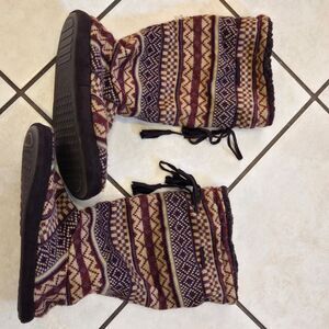 Muk Luks Multicolor Knit Boots